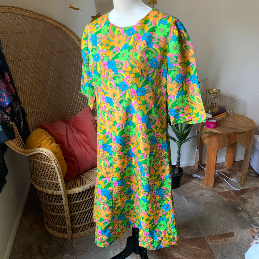 Vintage Womens Shift Dress - Large - 60s 70s Psychedelic Colorful Handmade